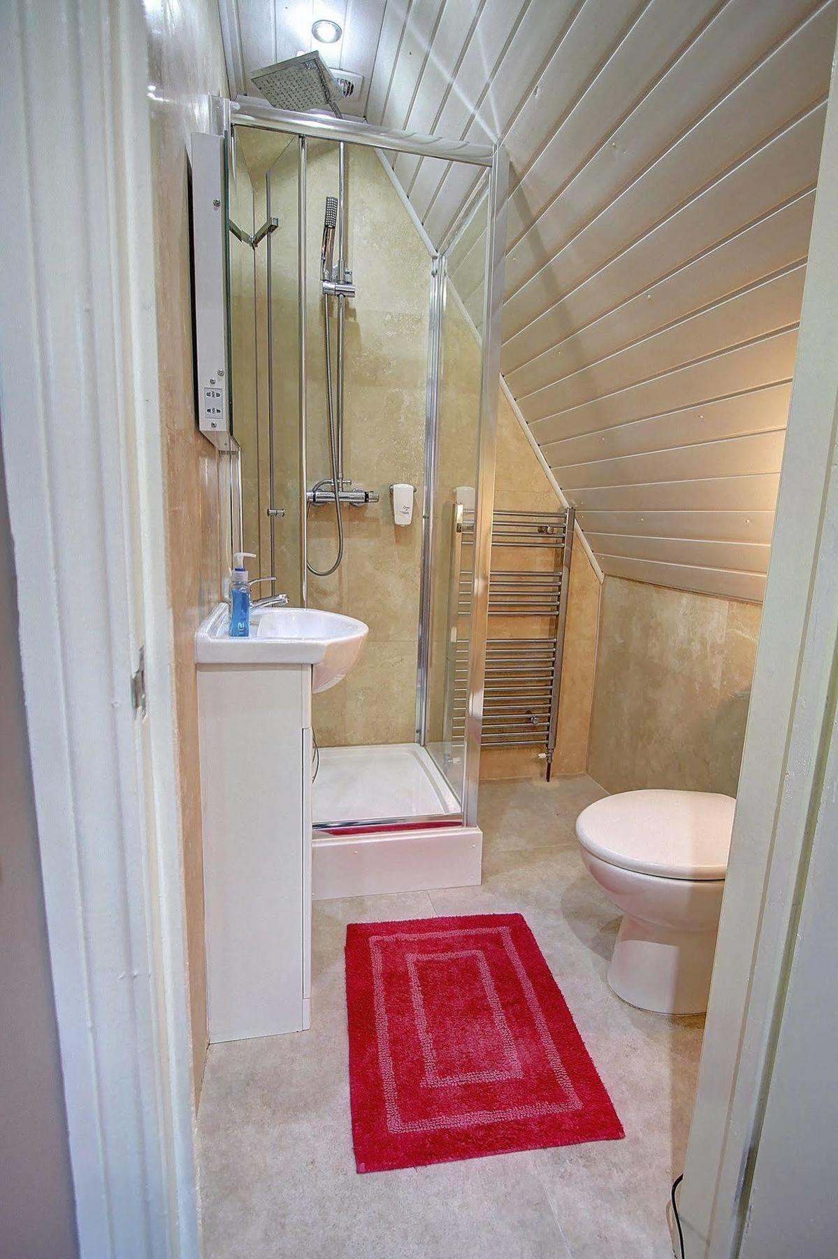 Beaconsfield Gasthof 2*
